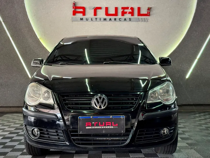 Volkswagen Polo Sedan Preto