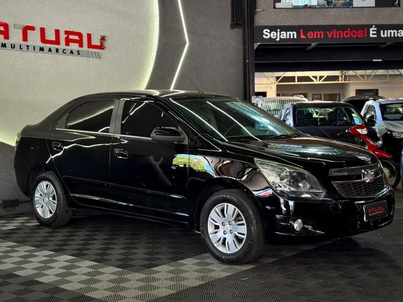 Chevrolet Cobalt Preto