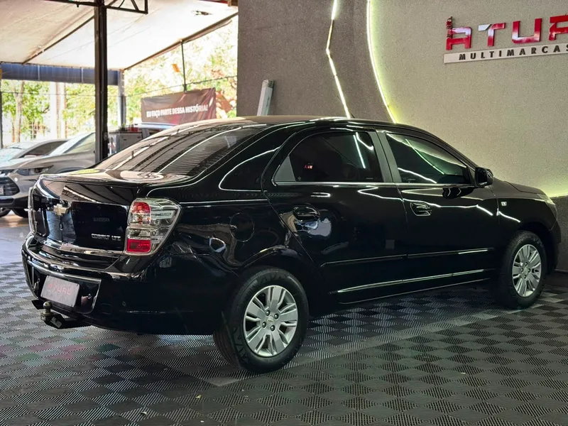 Chevrolet Cobalt Preto