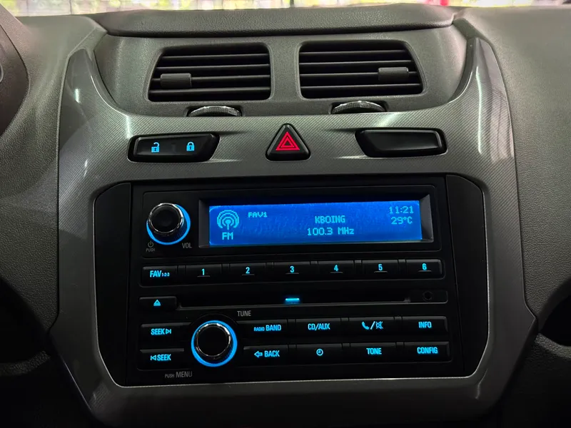 Chevrolet Cobalt Preto