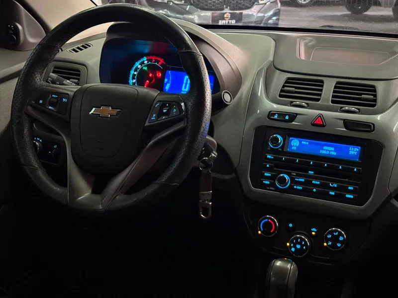 Chevrolet Cobalt Preto