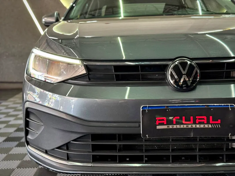 Volkswagen Virtus Cinza