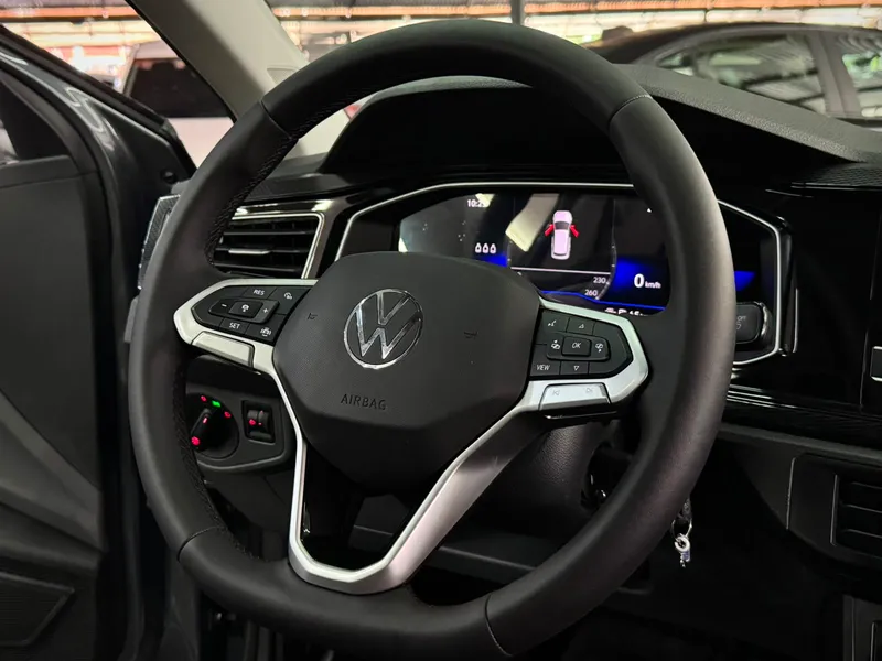 Volkswagen Virtus Cinza