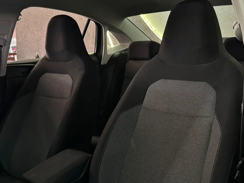 Volkswagen Virtus Cinza