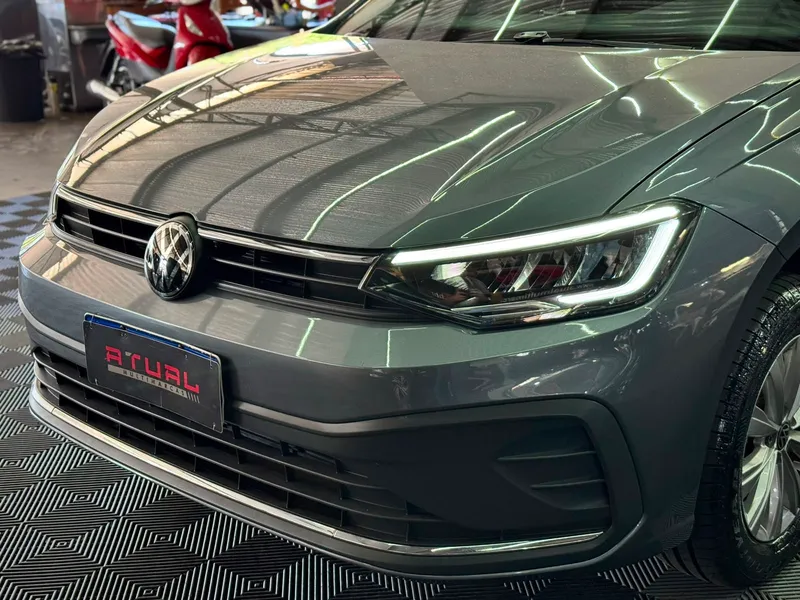 Volkswagen Virtus Cinza
