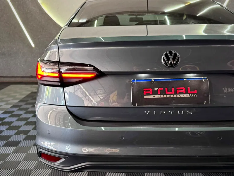 Volkswagen Virtus Cinza