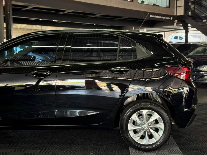 Chevrolet Onix Preto
