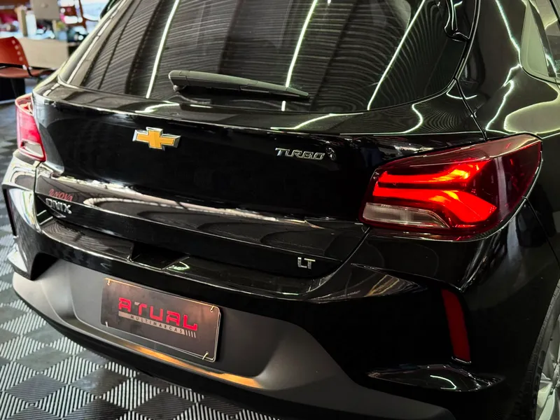 Chevrolet Onix Preto