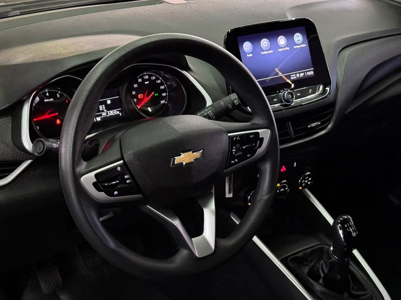 Chevrolet Onix Preto
