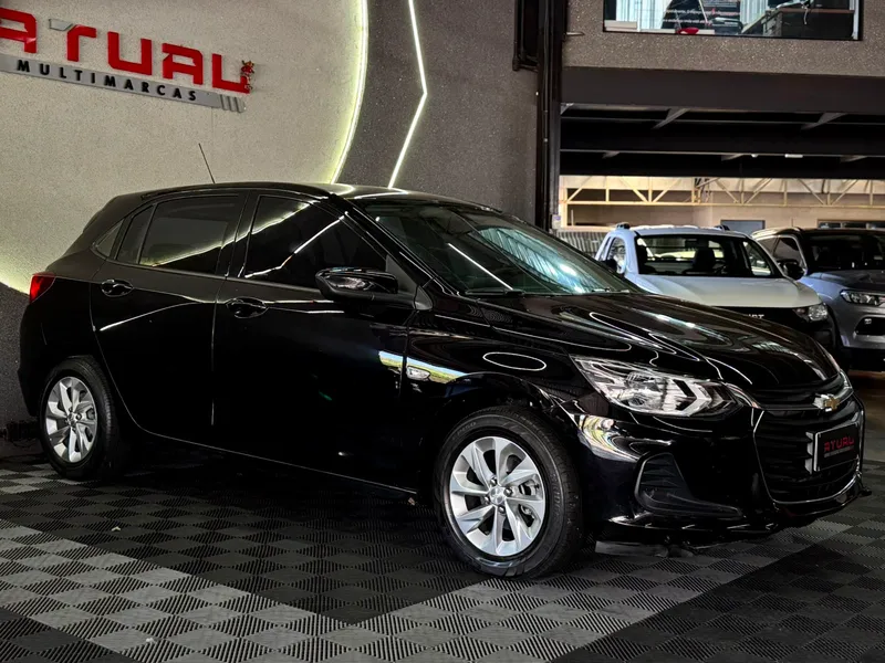 Chevrolet Onix Preto