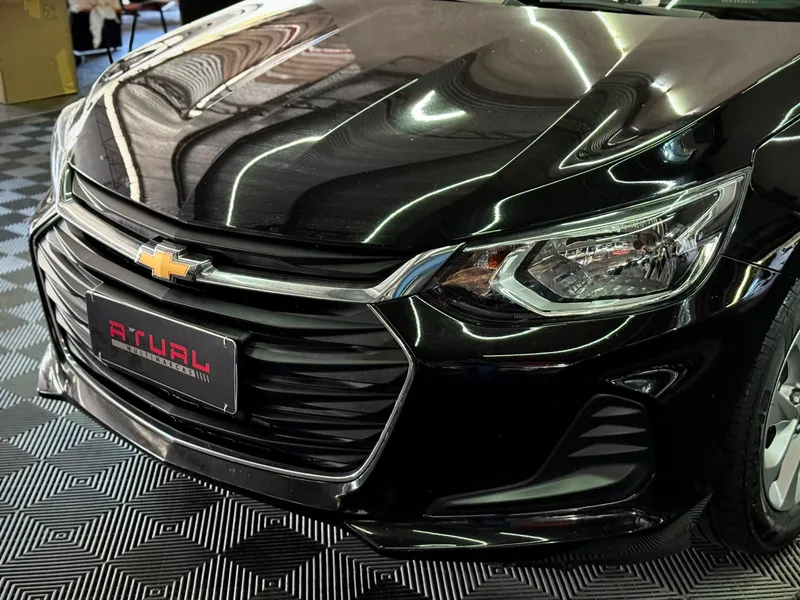 Chevrolet Onix Preto