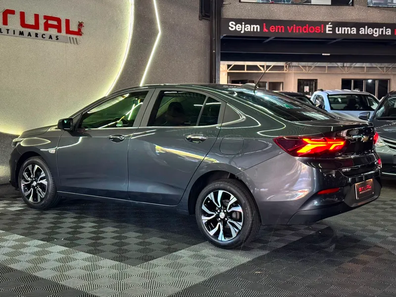 Chevrolet Onix Sedan Cinza