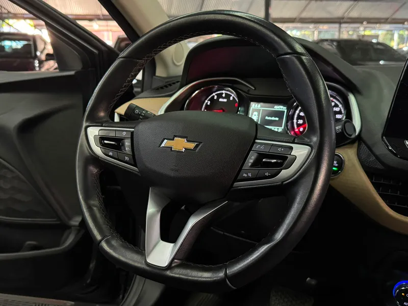 Chevrolet Onix Sedan Cinza