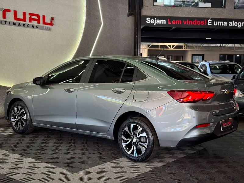 Chevrolet Onix Sedan Prata