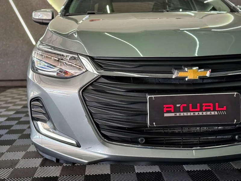 Chevrolet Onix Sedan Prata