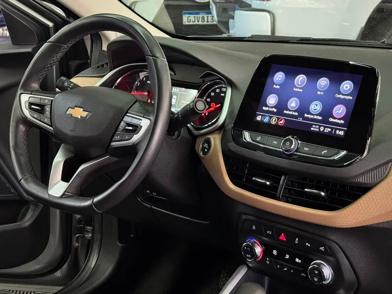 Chevrolet Onix Sedan Prata