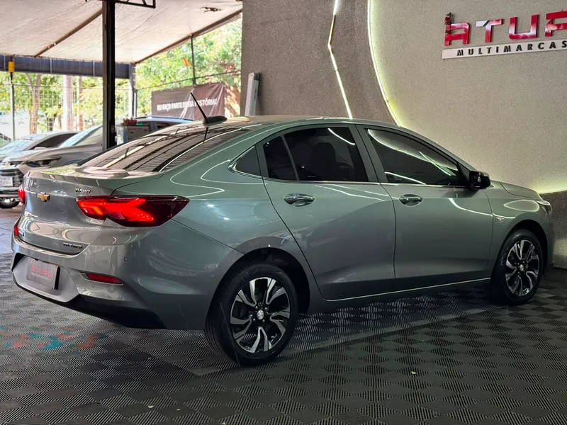 Chevrolet Onix Sedan Prata