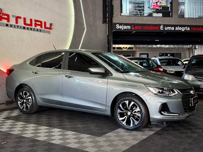 Chevrolet Onix Sedan Prata