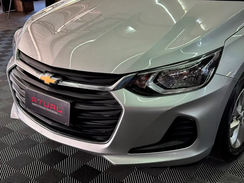 Chevrolet Onix Prata