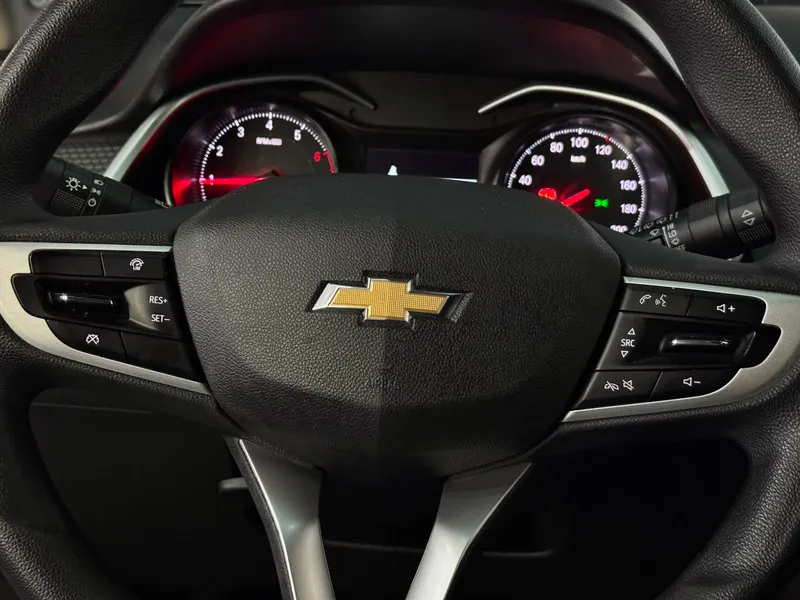 Chevrolet Onix Prata