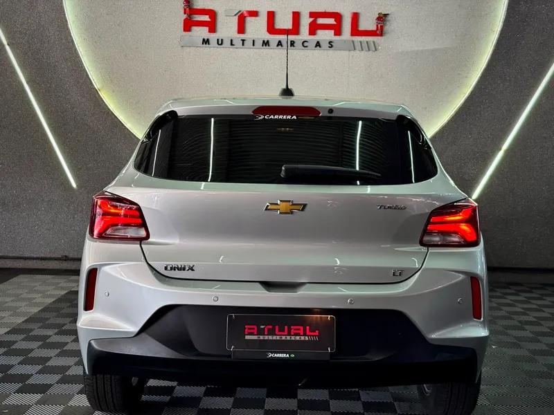 Chevrolet Onix Prata