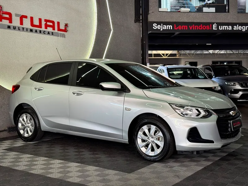 Chevrolet Onix Prata