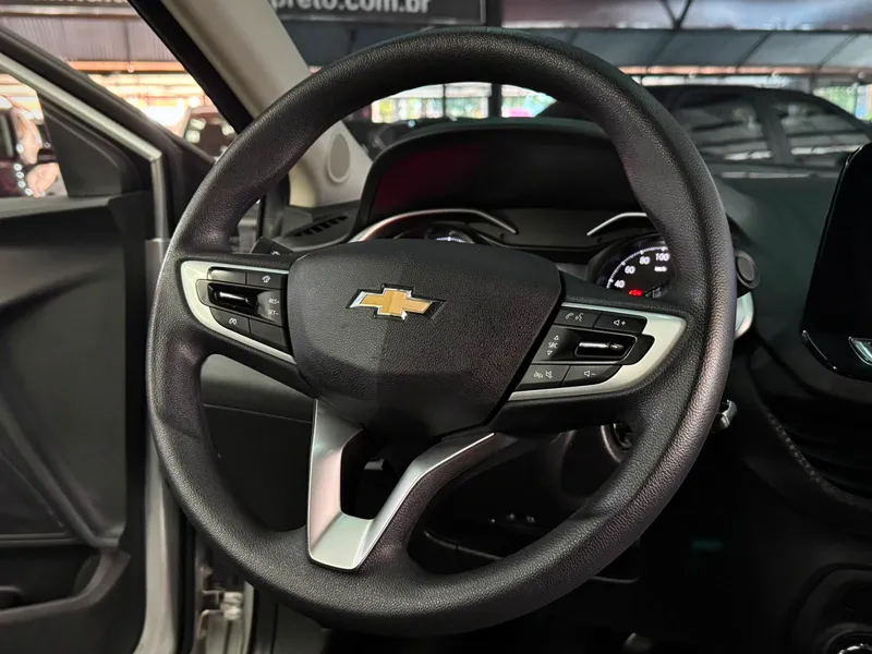Chevrolet Onix Prata