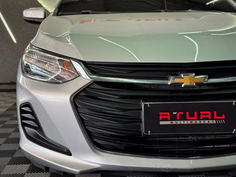 Chevrolet Onix Prata
