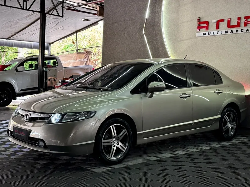 Honda Civic Dourado
