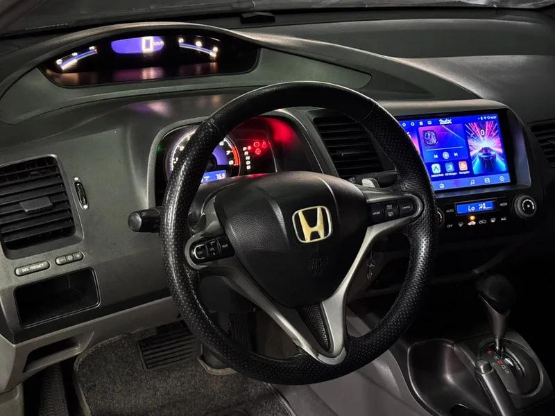 Honda Civic Dourado