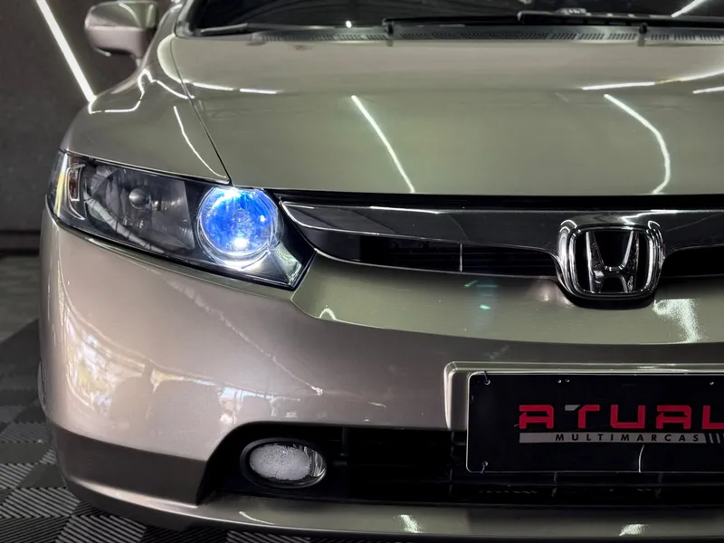 Honda Civic Dourado