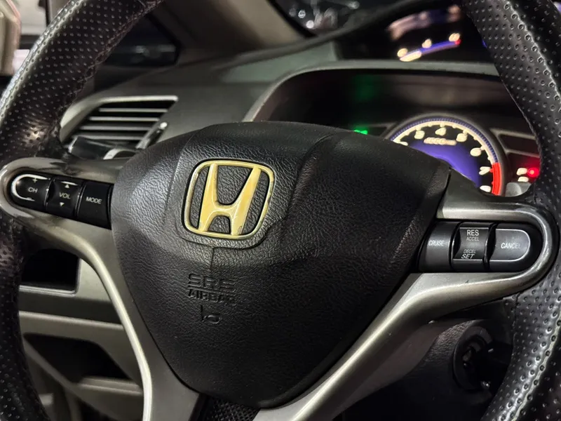 Honda Civic Dourado
