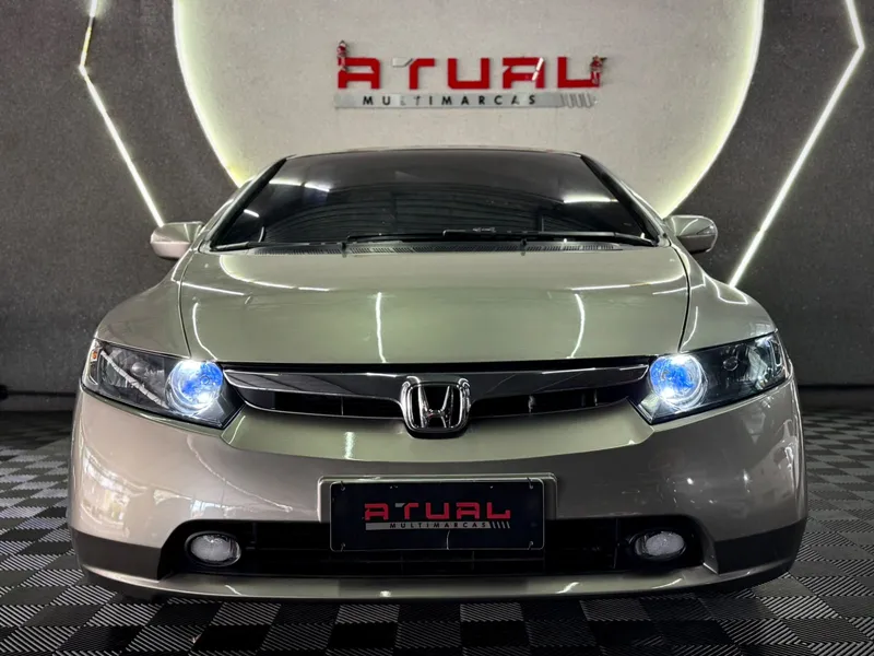 Honda Civic Dourado