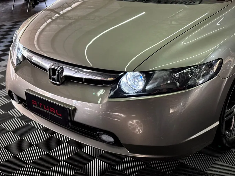Honda Civic Dourado
