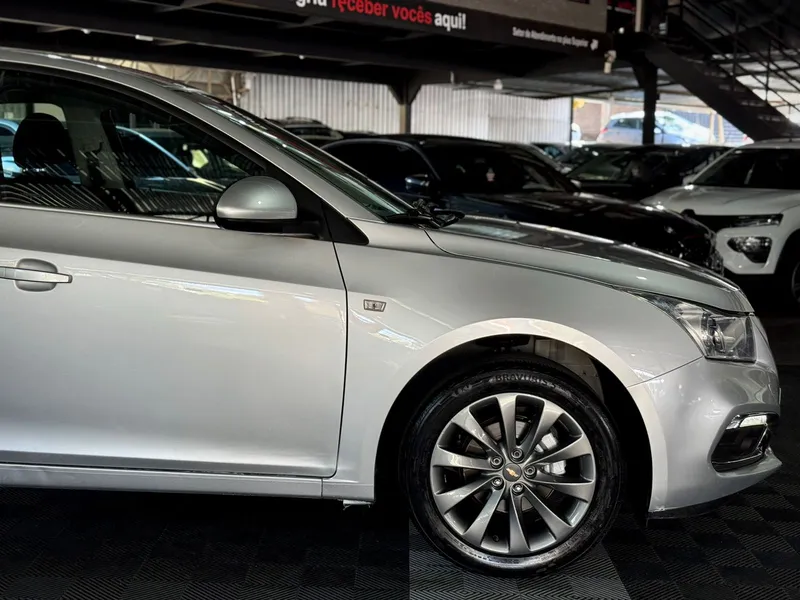 Chevrolet Cruze Prata
