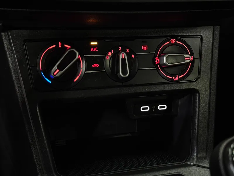 Volkswagen Polo Branco