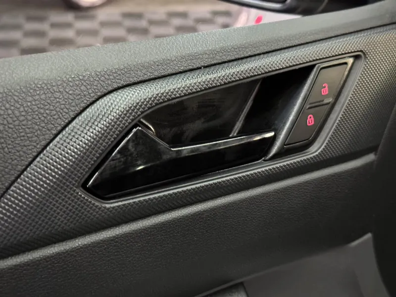 Volkswagen Polo Prata