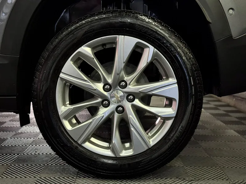 Chevrolet Tracker Cinza