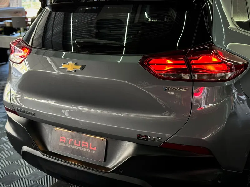Chevrolet Tracker Cinza