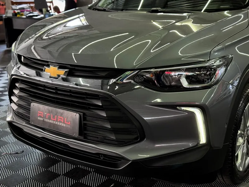 Chevrolet Tracker Cinza