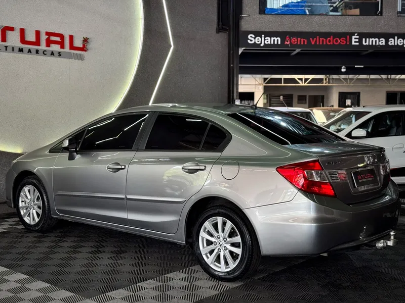 Honda Civic Cinza