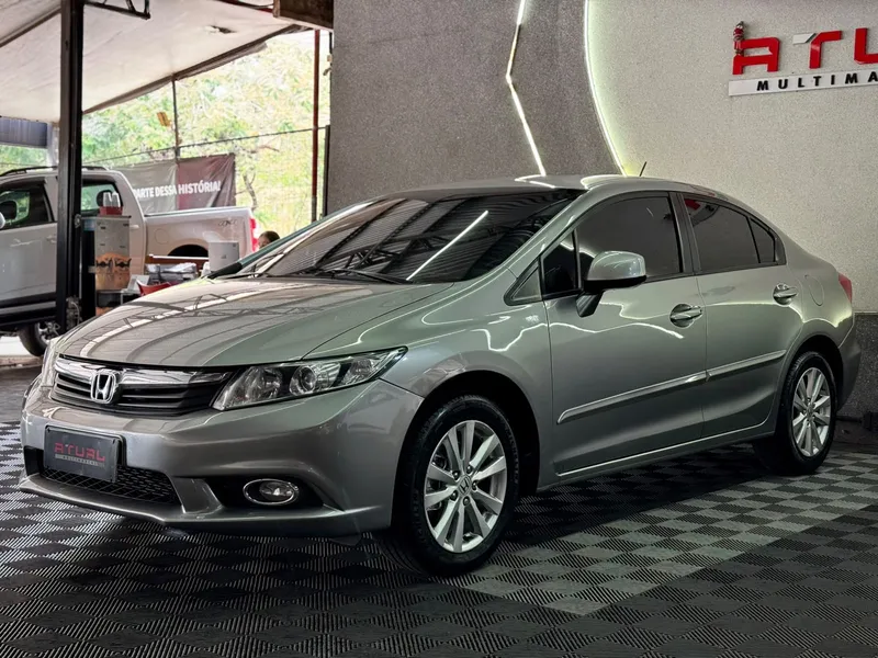 Honda Civic Cinza