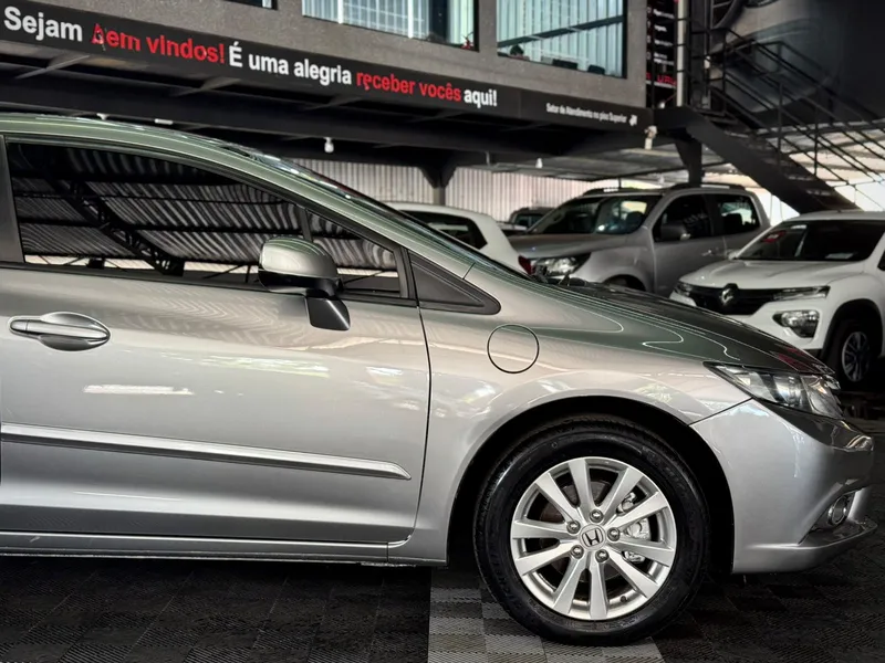 Honda Civic Cinza