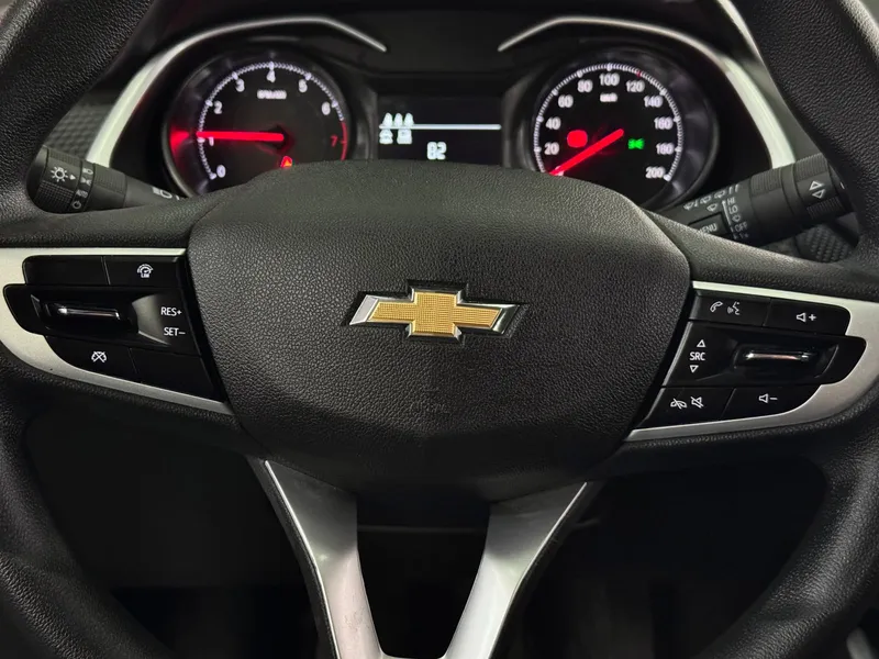 Chevrolet Onix Prata