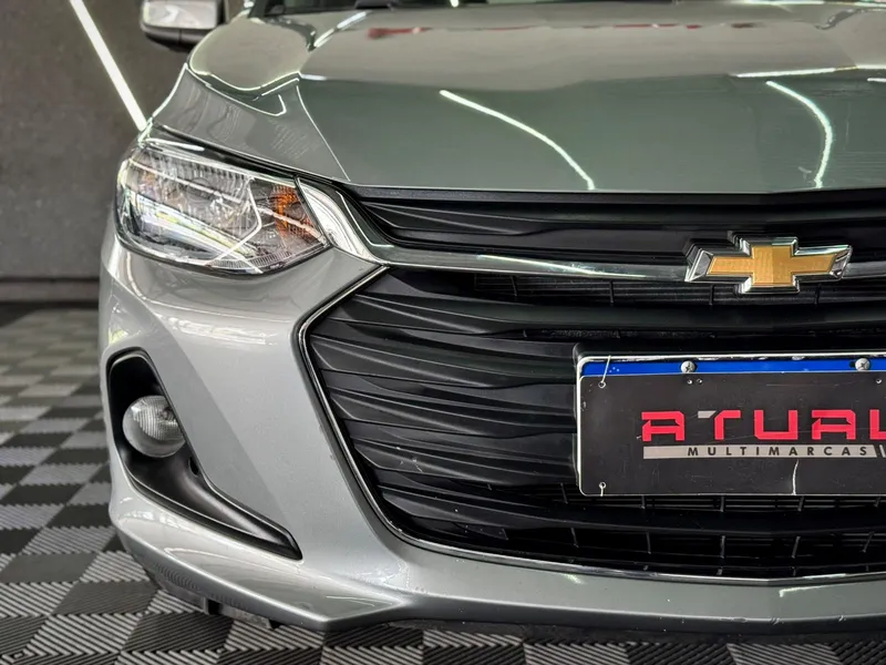 Chevrolet Onix Prata