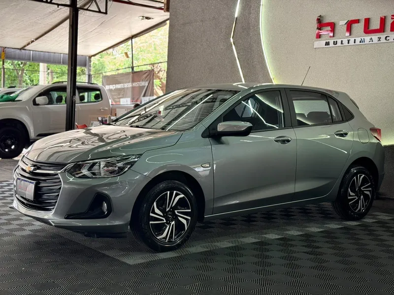 Chevrolet Onix Prata