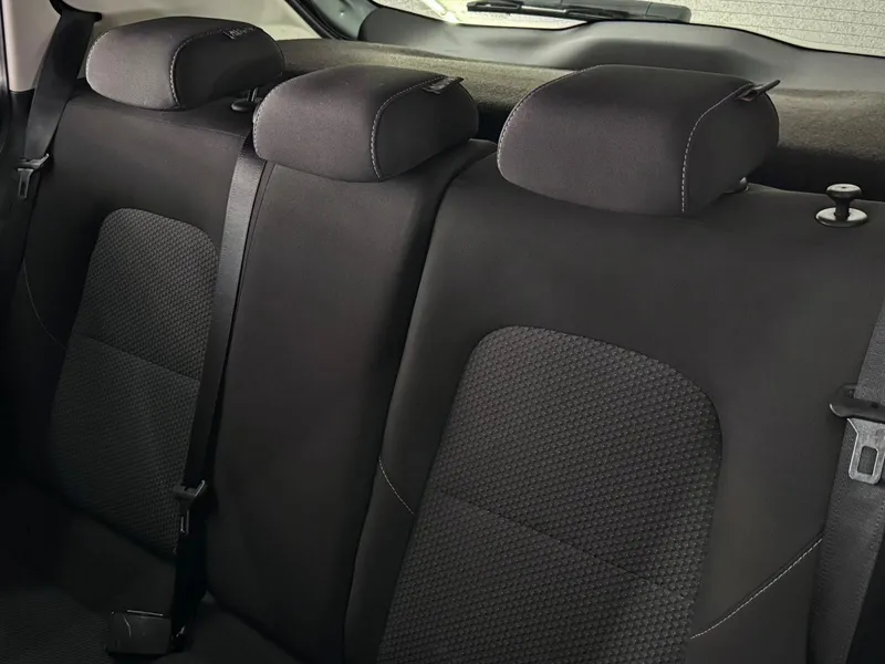 Chevrolet Onix Prata