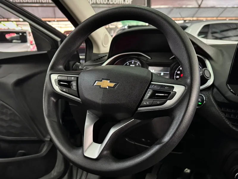 Chevrolet Onix Prata