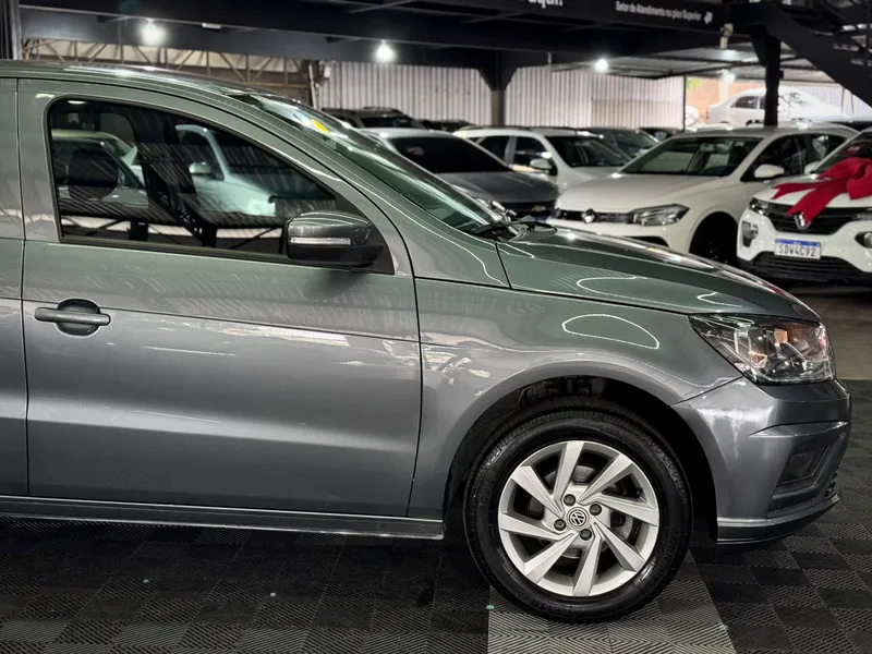 Volkswagen Voyage Cinza