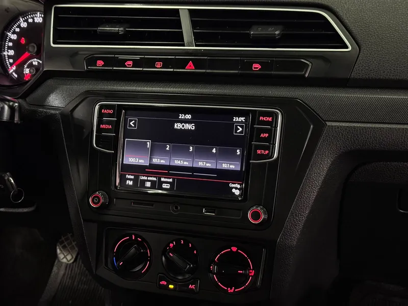 Volkswagen Voyage Cinza